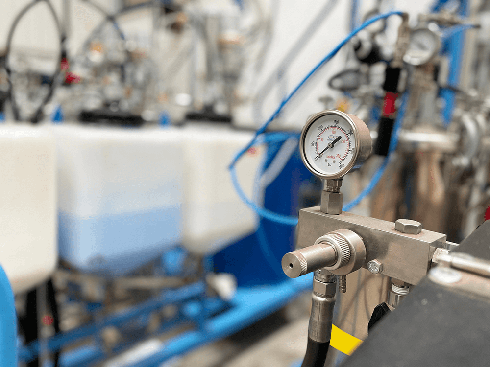 Investment in an injection machine, capable of continuous casting